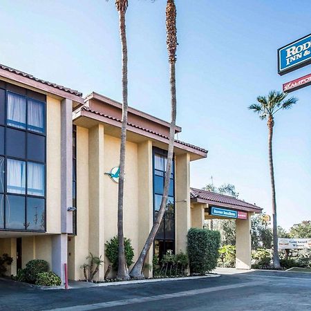 California Inn And Suites Bakersfield Exterior photo